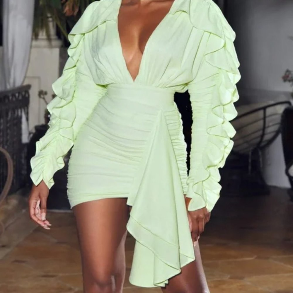Miss Circle Deep Plunge Ruffle Dress in Mint Green
